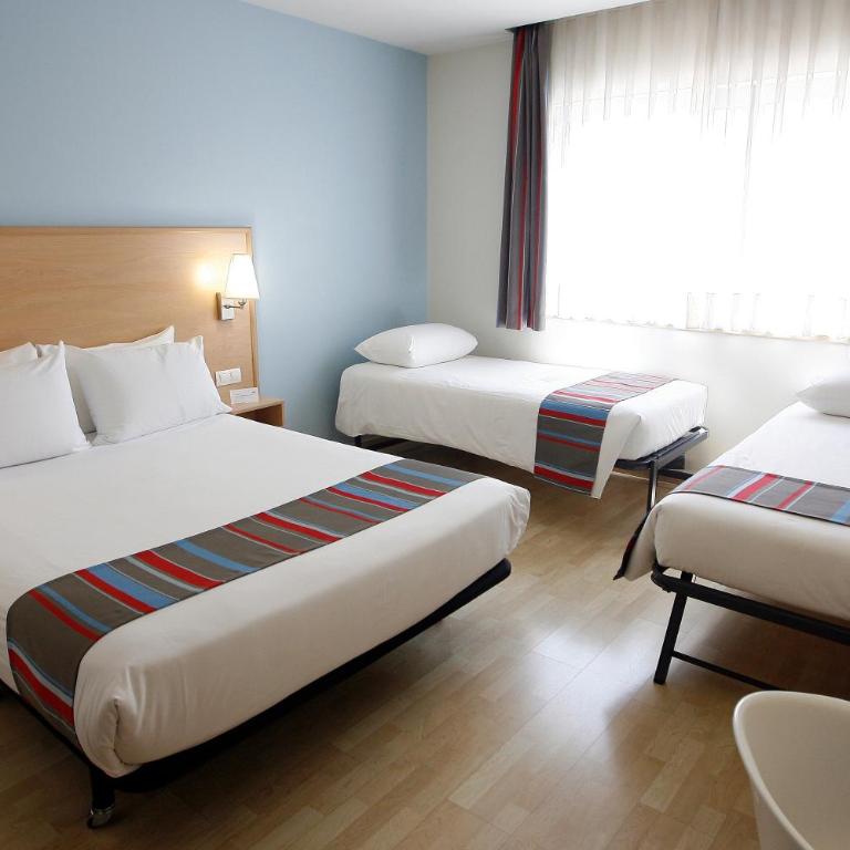 Travelodge Torrelaguna - Family Room - 4