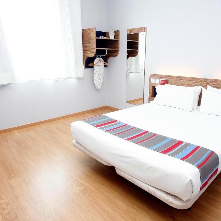 Travelodge Torrelaguna - Double Room - Disability Access - 3