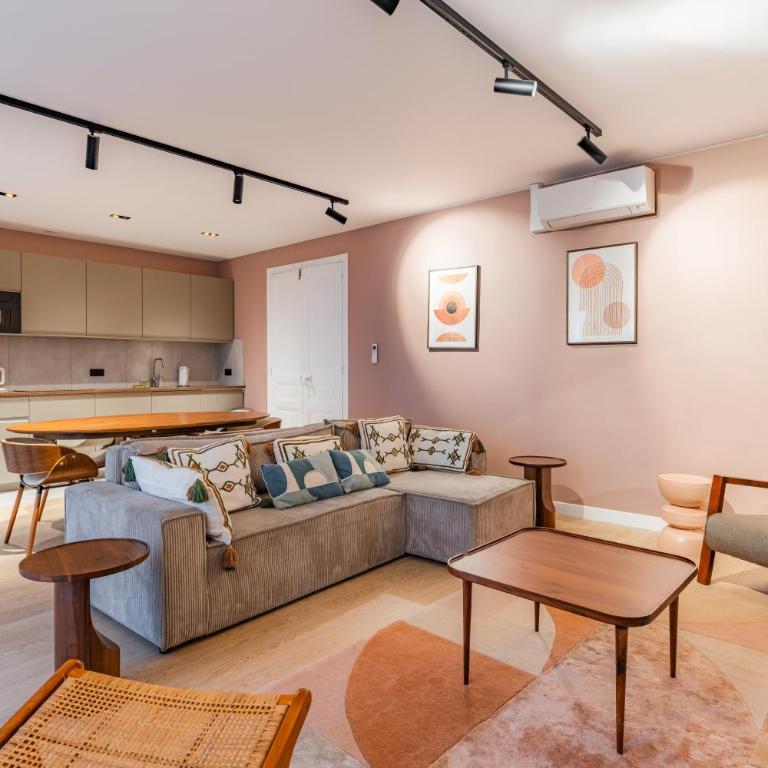 Chic 3-room air-conditioned apartment in the heart of the Marais - Two-Bedroom Apartment - 1