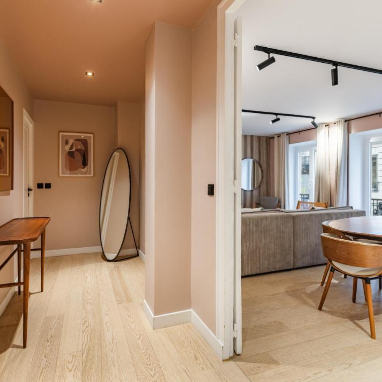 Chic 3-room air-conditioned apartment in the heart of the Marais - Two-Bedroom Apartment - 12