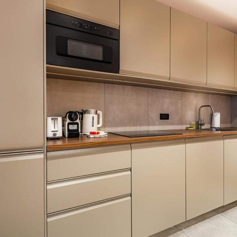 Chic 3-room air-conditioned apartment in the heart of the Marais - Two-Bedroom Apartment - 13