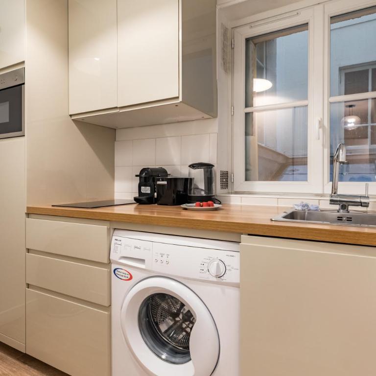 Beautiful air-conditioned apartment in the heart of the Marais - Two-Bedroom Apartment - 9