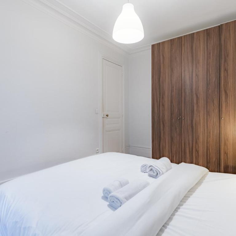 Beautiful air-conditioned apartment in the heart of the Marais - Two-Bedroom Apartment - 12