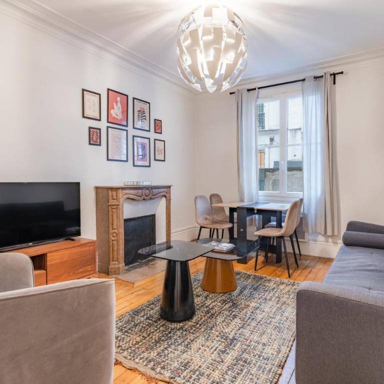 Beautiful air-conditioned apartment in the heart of the Marais - Two-Bedroom Apartment - 1