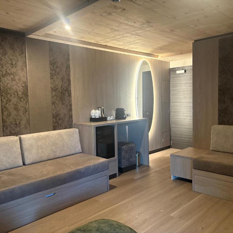 Hotel Rosengarten - Suite con Vista Montagna - 9