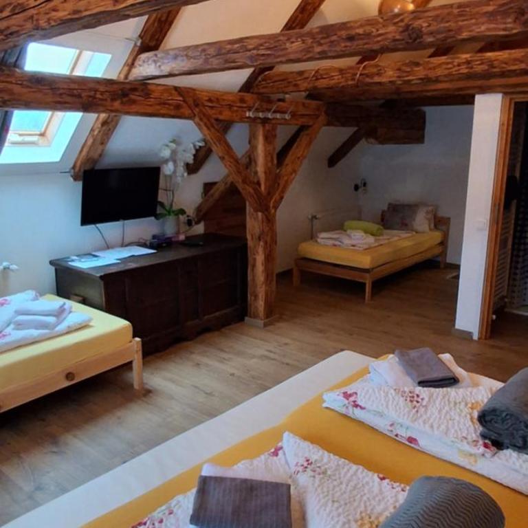 Bed & Breakfast - K2 Brunnen Haus - Apartment - auf 2 Etagen - 3
