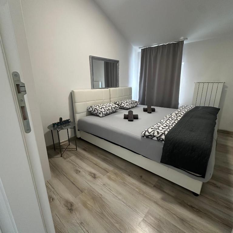 Panorama comfort Apartment Sarajevo - FREE parking - Three-Bedroom Apartment - 10