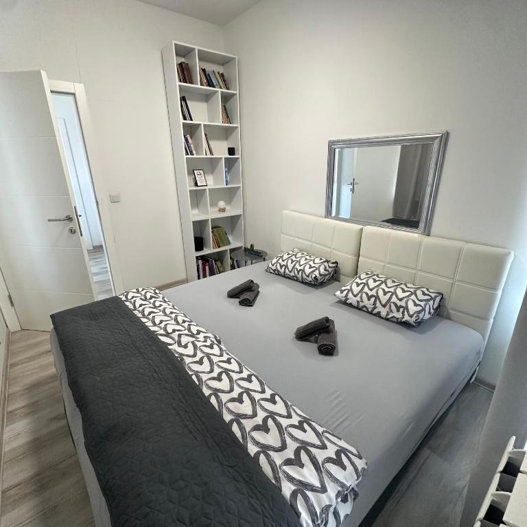 Panorama comfort Apartment Sarajevo - FREE parking - Three-Bedroom Apartment - 9