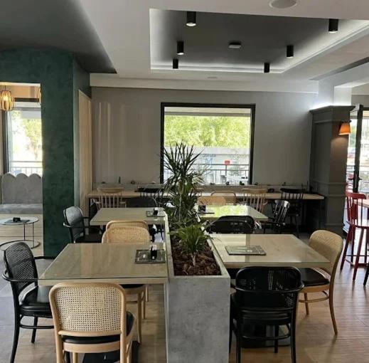 Luxury Apartment-Aurora 33 Free Parking City Center - One-Bedroom Apartment - 39