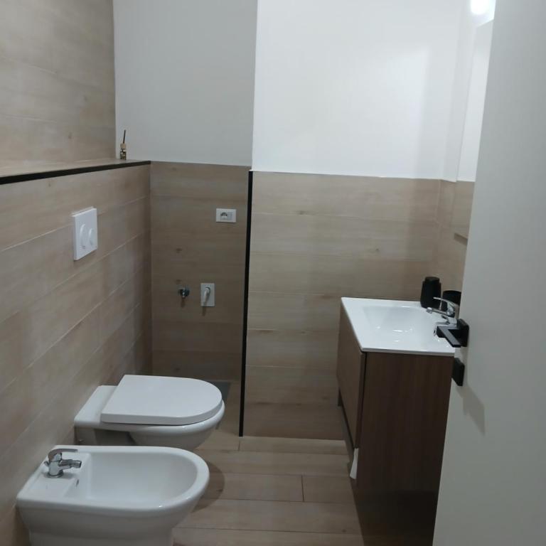 Bed & breakfast Aurelia - Camera Matrimoniale Standard con Bagno in Comune - 5