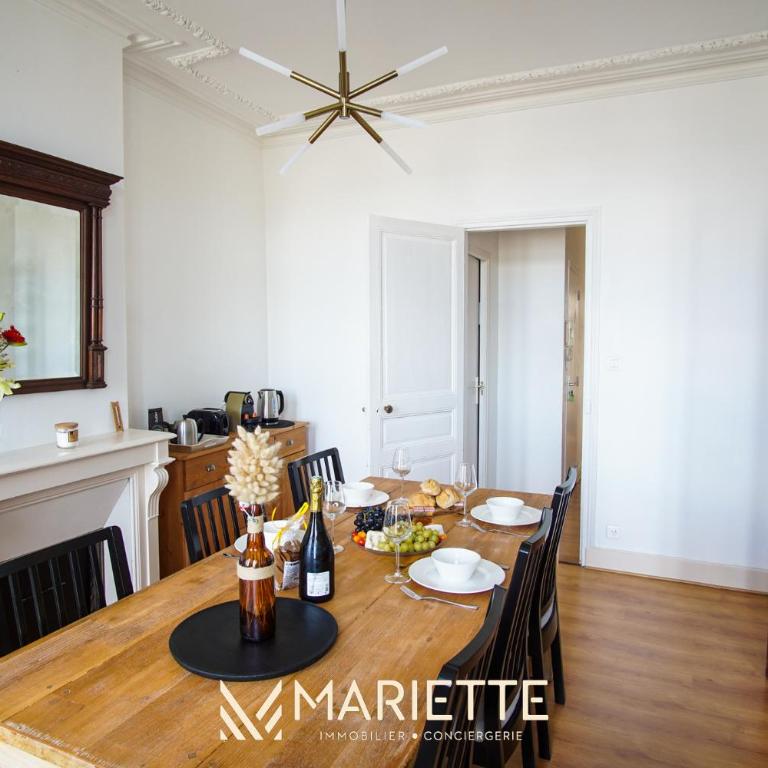 -BOSCO- Elegant T3 avec balcon et vue sur le port - Appartement - 3