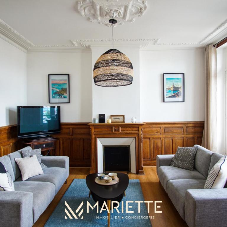 -BOSCO- Elegant T3 avec balcon et vue sur le port - Appartement - 1
