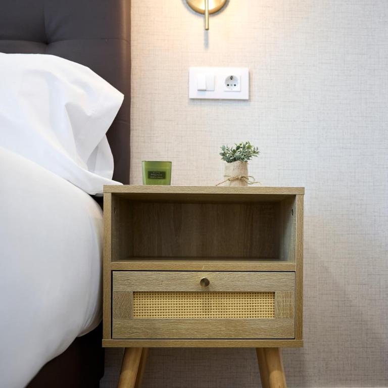 AC Rooms Madrid Centro - Deluxe Double Room with Balcony - 2