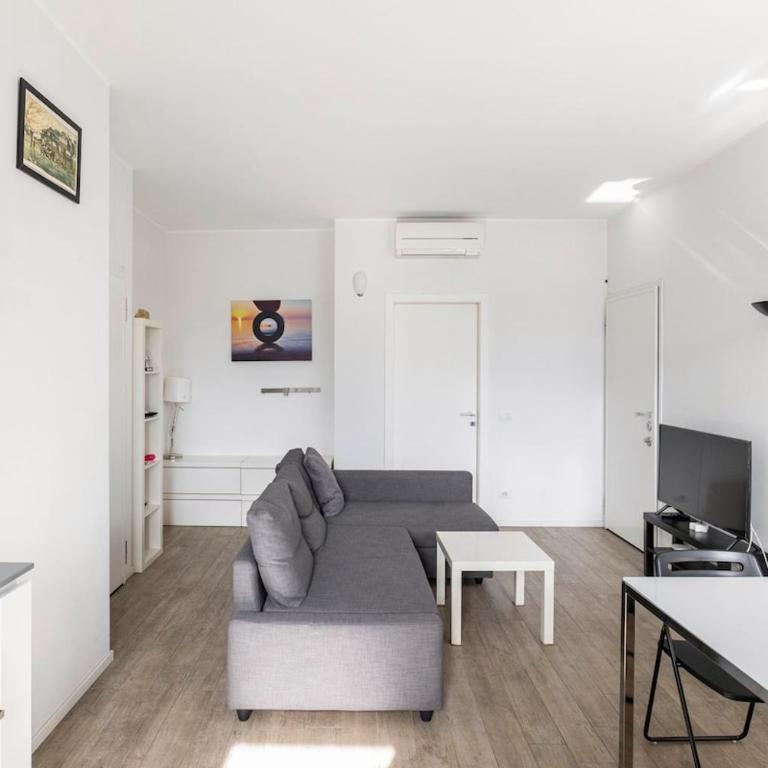 Lovely apartment very near Zara metro station M3M5 - One-Bedroom Apartment - 1