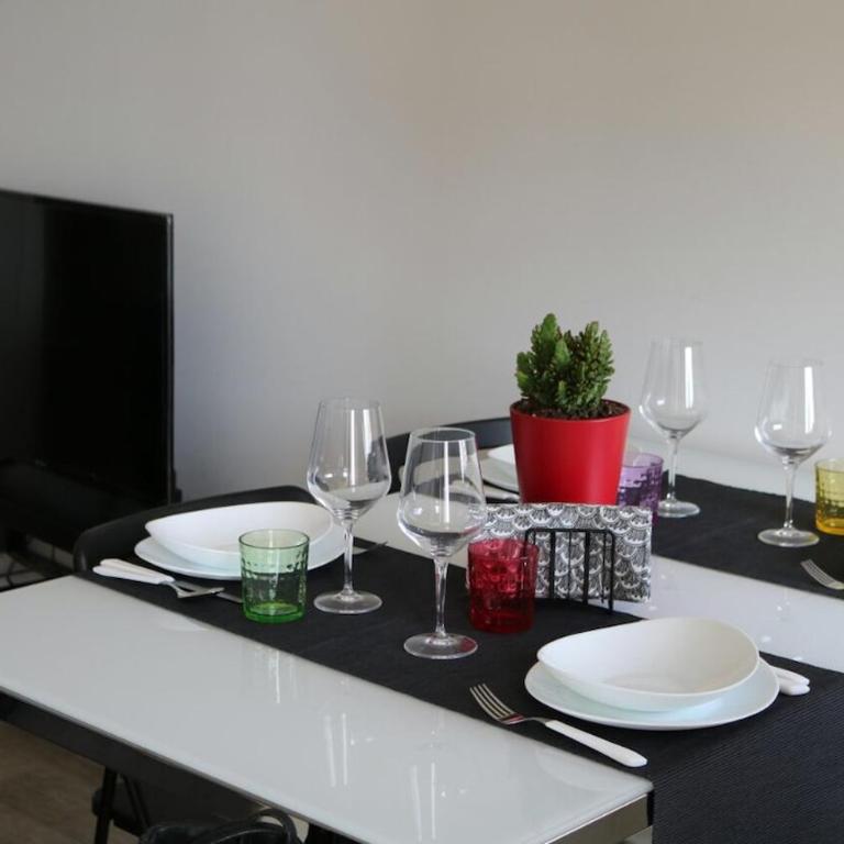 Lovely apartment very near Zara metro station M3M5 - One-Bedroom Apartment - 2