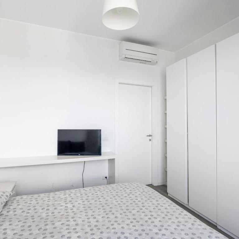 Lovely apartment very near Zara metro station M3M5 - One-Bedroom Apartment - 5