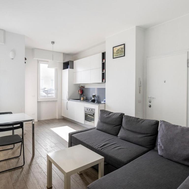 Lovely apartment very near Zara metro station M3M5 - One-Bedroom Apartment - 20