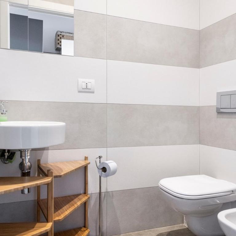 Lovely apartment very near Zara metro station M3M5 - One-Bedroom Apartment - 27