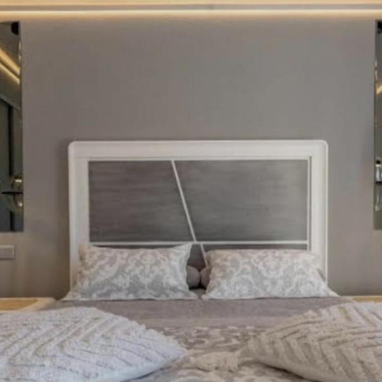 Vista Castillo - One-Bedroom Apartment - 3