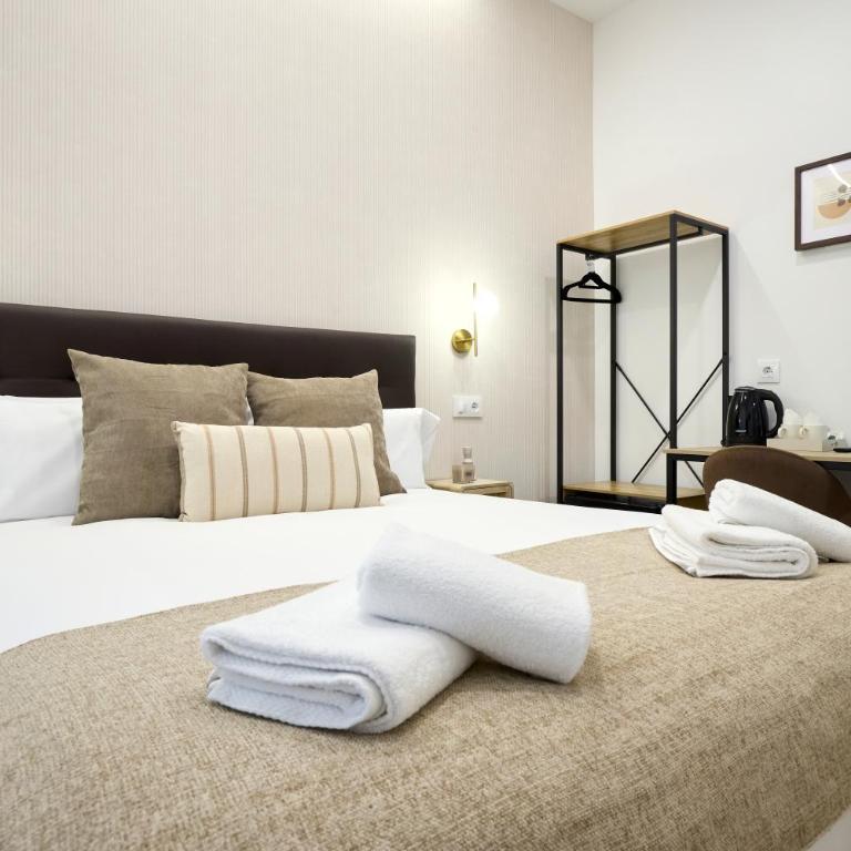 AC Rooms Madrid Centro - Double Room with Private Bathroom - 2