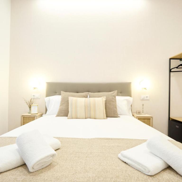 AC Rooms Madrid Centro - Double Room with Private Bathroom - 4
