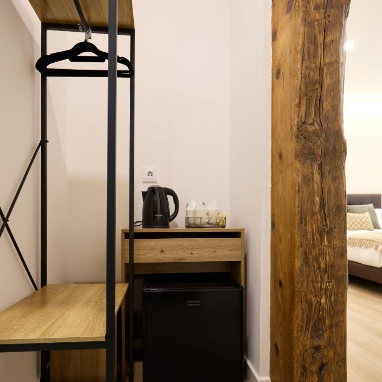AC Rooms Madrid Centro - Triple Room with Private Bathroom - 14