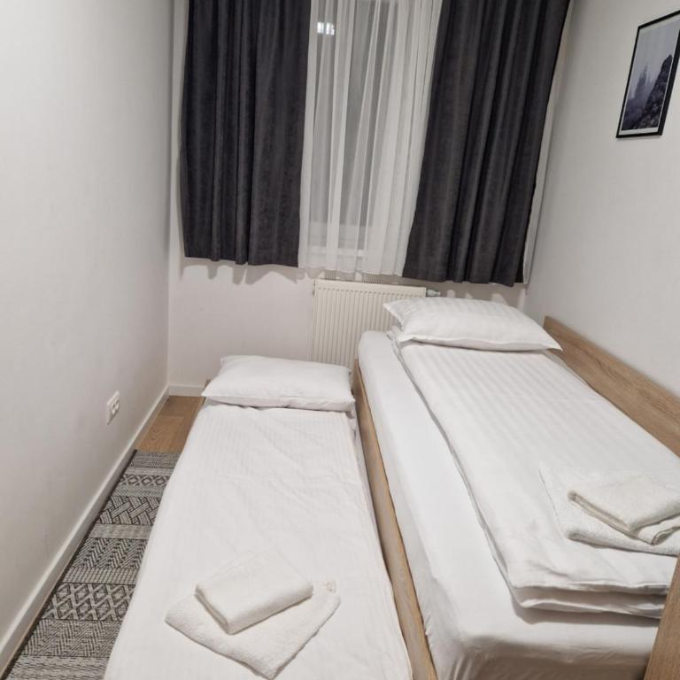 Olimpijska kuca 202 - Two-Bedroom Apartment with Balcony - 3