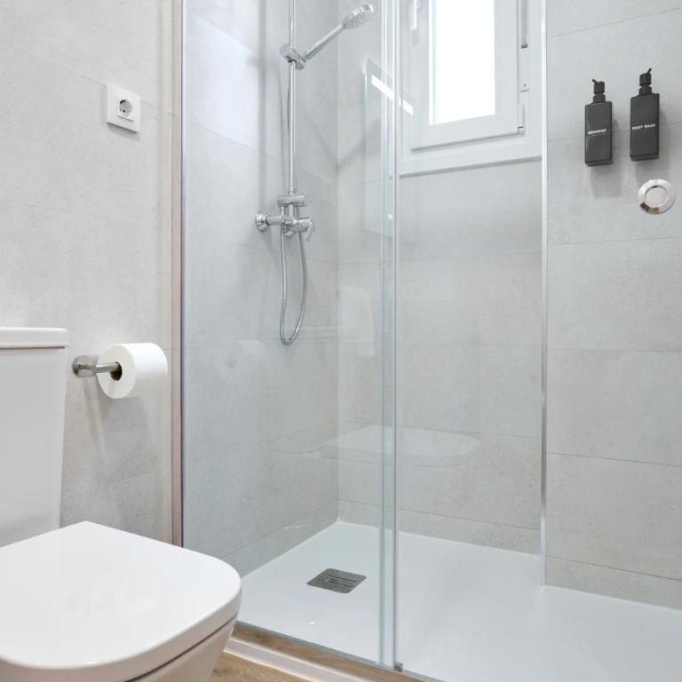 AC Rooms Madrid Centro - Double Room with Private Bathroom - 3