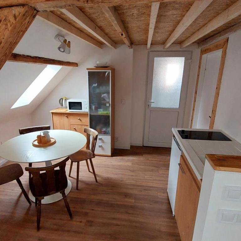 Large Private Room Near Colmar Center with Free Public Parking - Chambre Double avec Salle de Bains Privative - 16