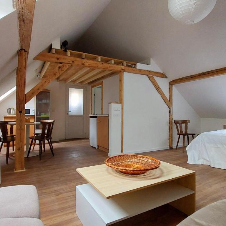 Large Private Room Near Colmar Center with Free Public Parking - Chambre Double avec Salle de Bains Privative - 4