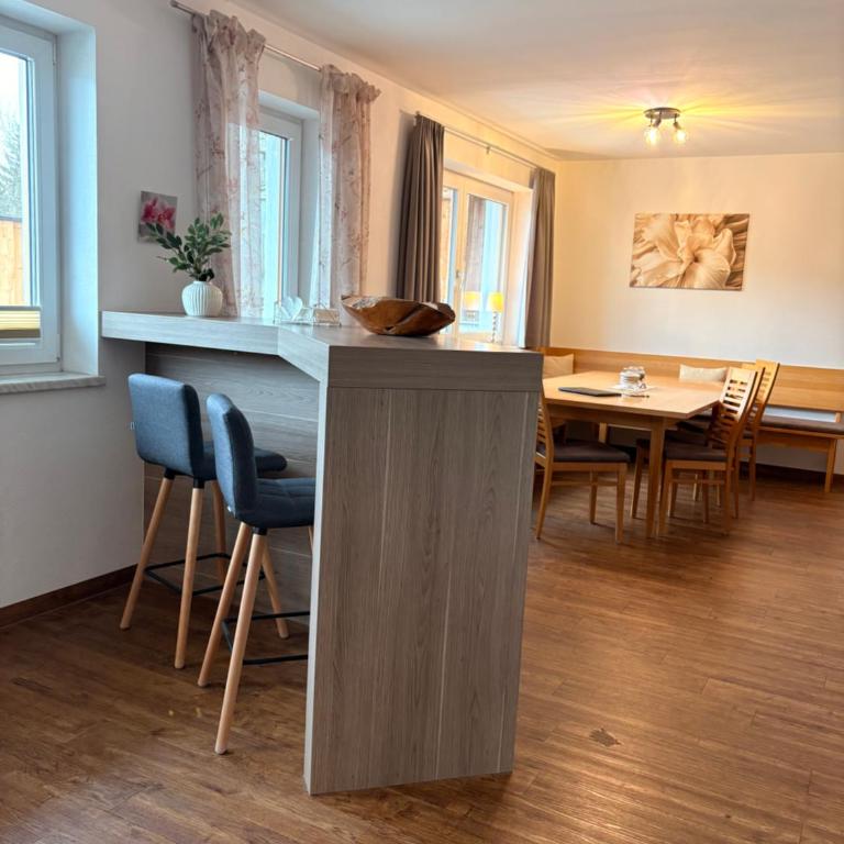 Ferienwohnung - Apartment mit 4 Schlafzimmern und einem Balkon - 14