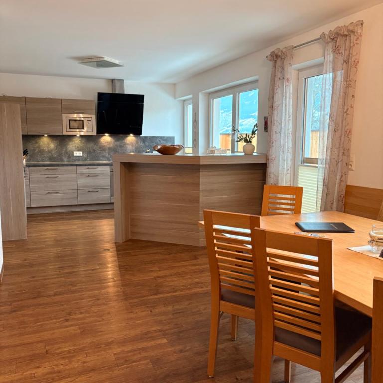 Ferienwohnung - Apartment mit 4 Schlafzimmern und einem Balkon - 13