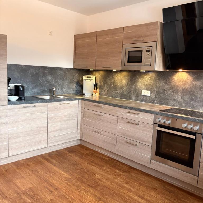 Ferienwohnung - Apartment mit 4 Schlafzimmern und einem Balkon - 11