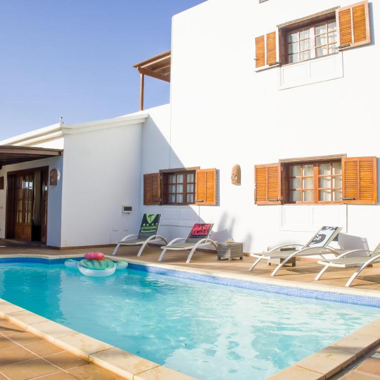 Villa Iseo - Three-Bedroom Villa - 1
