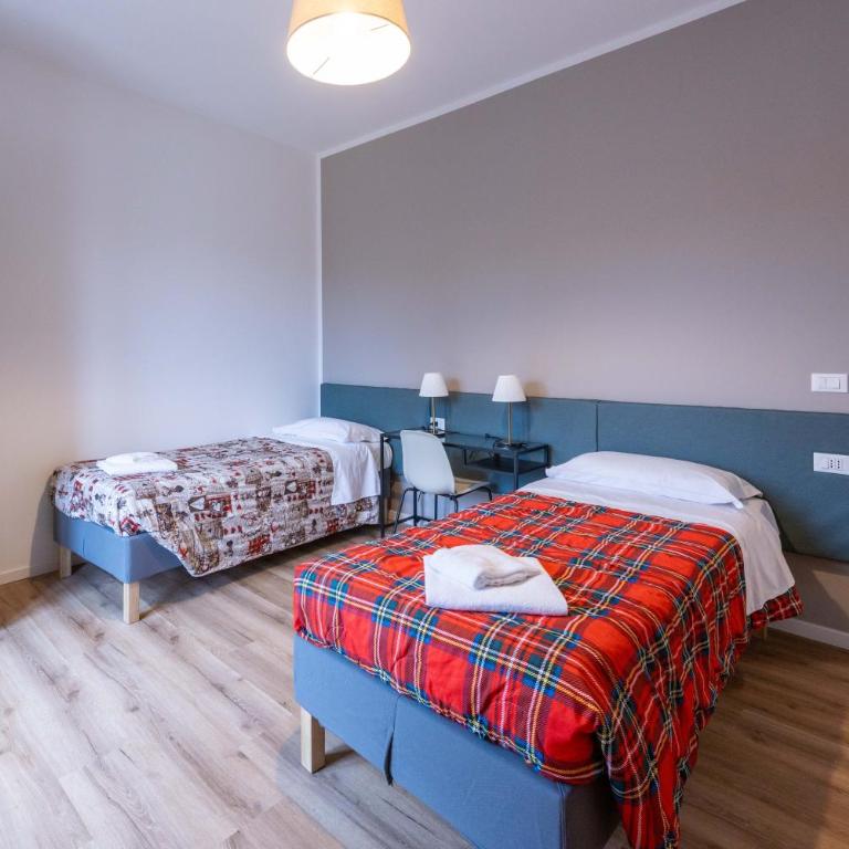 Sword House, Bologna by Short Holidays - Five-Bedroom Premium Apartment - 3