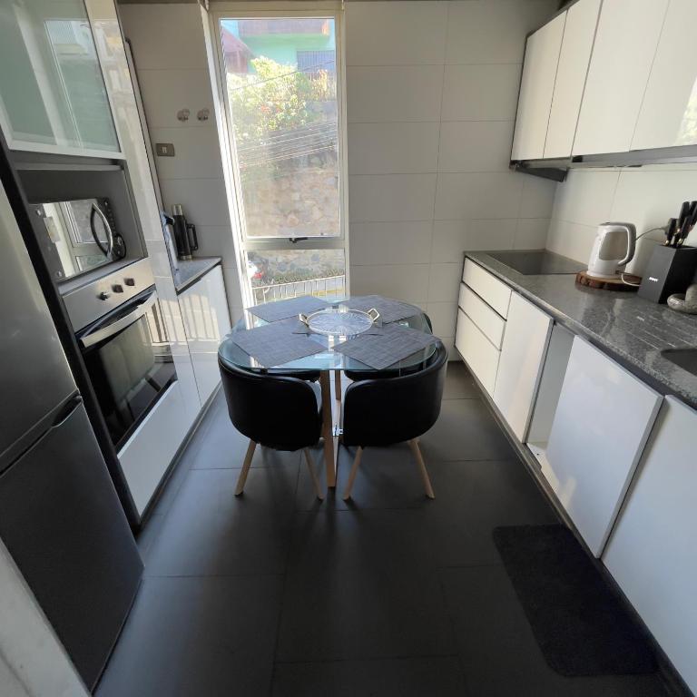 Departamento completo en el corazón de Cerro Alegre - Two-Bedroom Apartment - 11