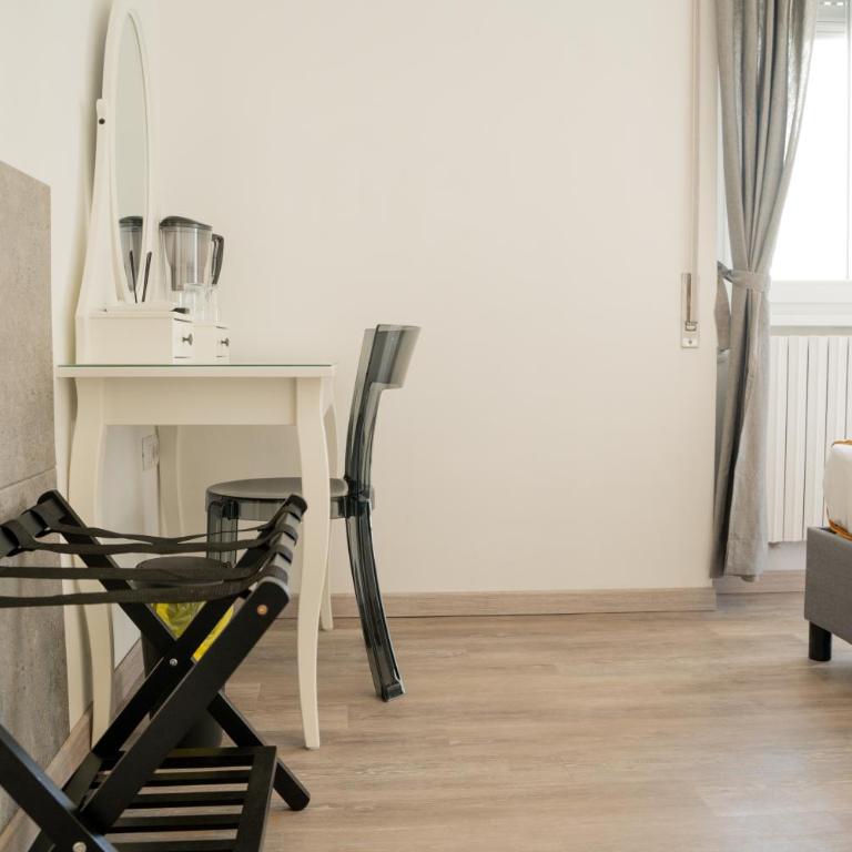 Salotto Tuscolano - Appartamento Premium con 3 Camere da Letto e Balcone - 2