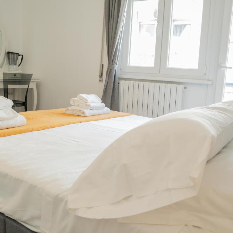 Salotto Tuscolano - Appartamento Premium con 3 Camere da Letto e Balcone - 4
