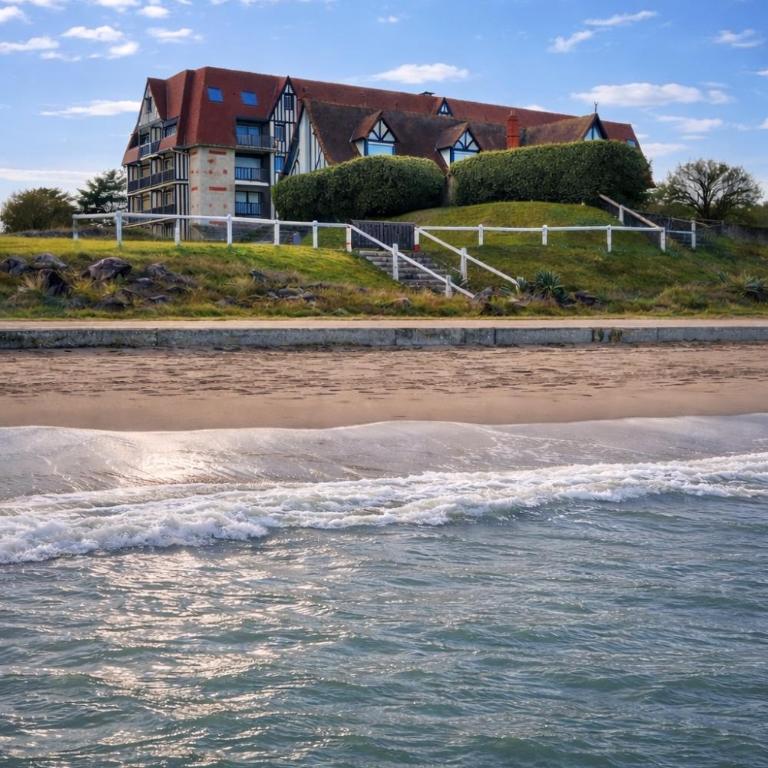 Le Lagon de Léon Escapade à deux en front de mer, avec accès direct et privatif à la plage, sur la Promenade Marcel Proust à Cabourg - Studio - 2