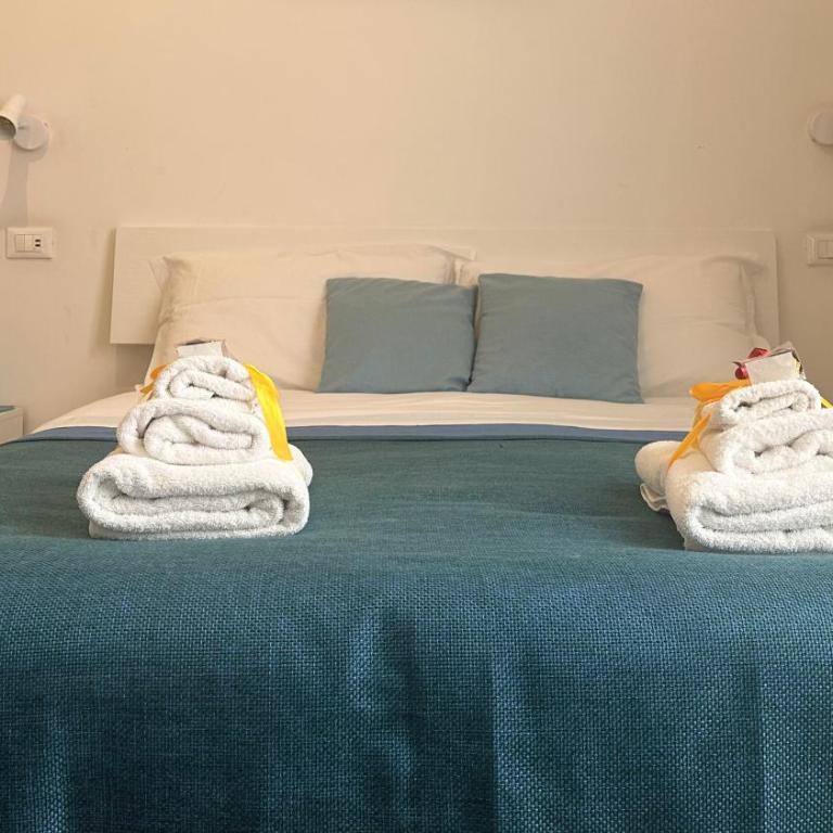 YooRoom - Double Room with Private External Bathroom - 8