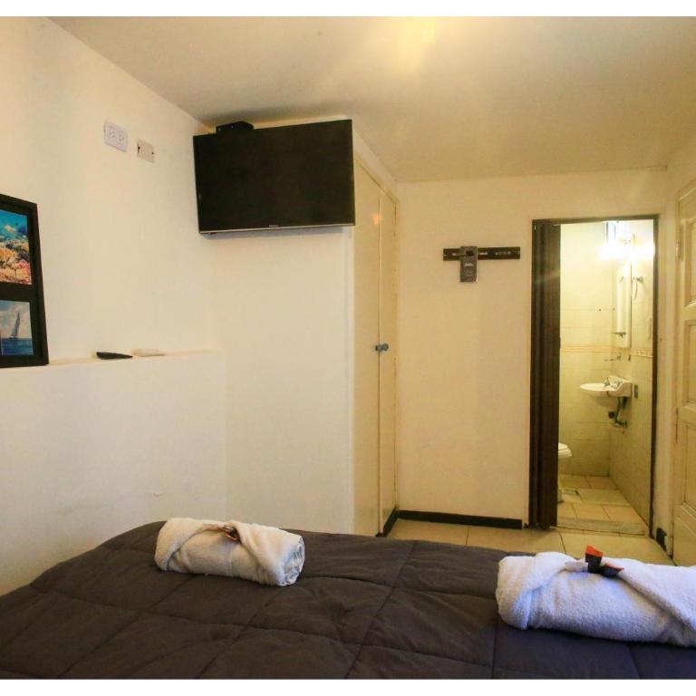 Hotel Los Ángeles - Habitación Doble con baño privado - 2 camas - 1