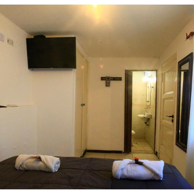 Hotel Los Ángeles - Habitación Doble con baño privado - 2 camas - 2