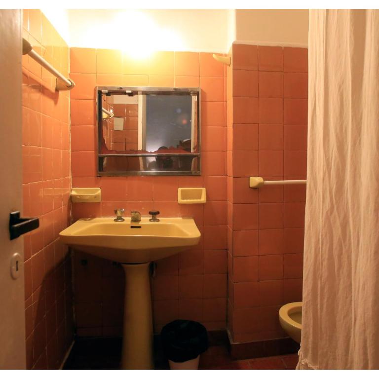 Hotel Los Ángeles - Habitación Cuádruple con baño - 2
