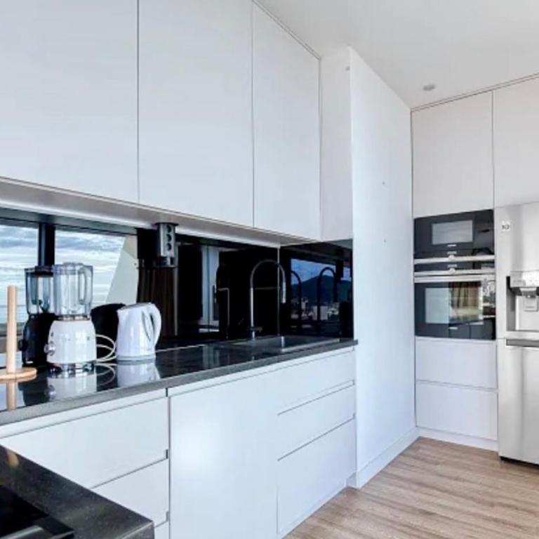 The best view in Montenegro - Three-Bedroom Apartment - Oceanfront - 19
