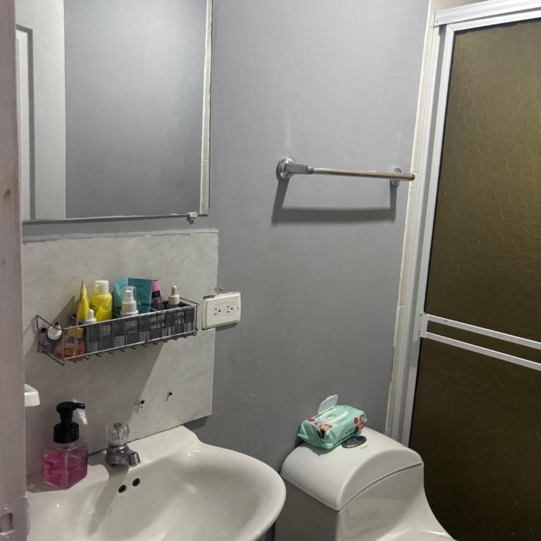 Gisela Wax More Hostel - Single Room with Shared Bathroom - 3