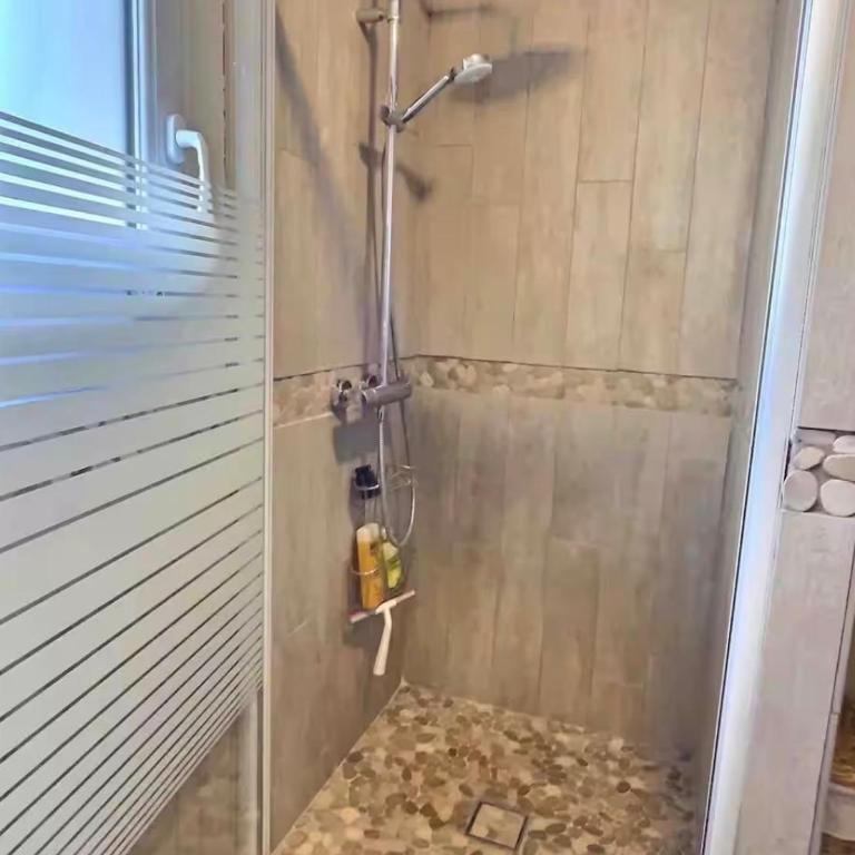 Appartement lumineux 45 m2 avec parking proche gare et centre de Reims - Appartamento con 1 Camera da Letto - 6