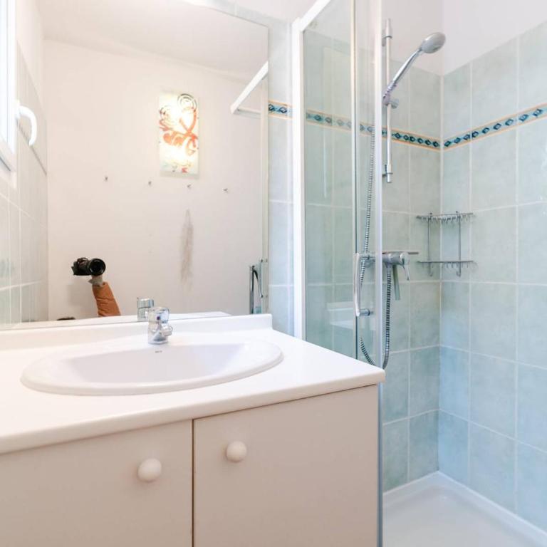 Villa spacieuse avec parking, jardin, animaux admis - FR-1-409-289 - Villa - 11