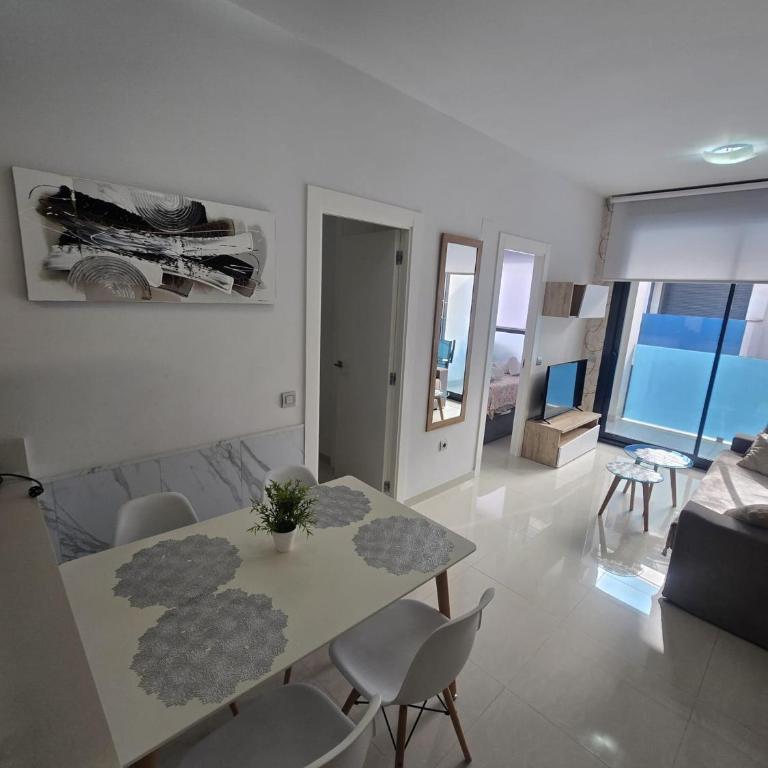 Brilliant Apartment Cibeles Torrevieja - Two-Bedroom Apartment - 11