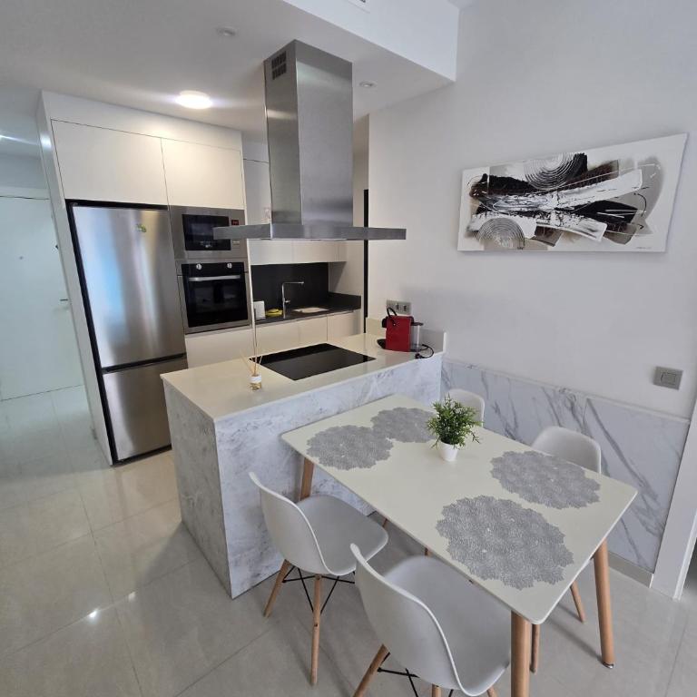 Brilliant Apartment Cibeles Torrevieja - Two-Bedroom Apartment - 6