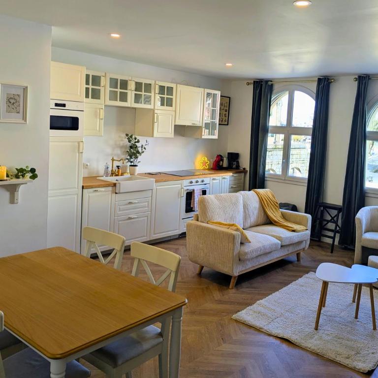 T3 61m2, Hypercentre, vue Fontaine Chaude, bureau - Appartement 2 Chambres - 17